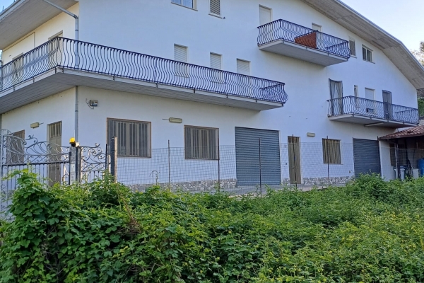Locale per uso artigianale